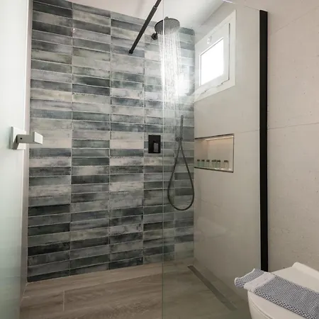 Callinica فندق تسيليفي